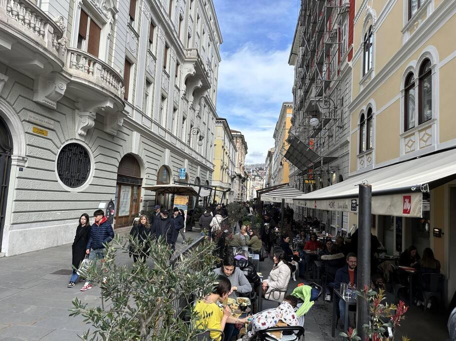Central Mazzini Suits Trieste Exteriör bild